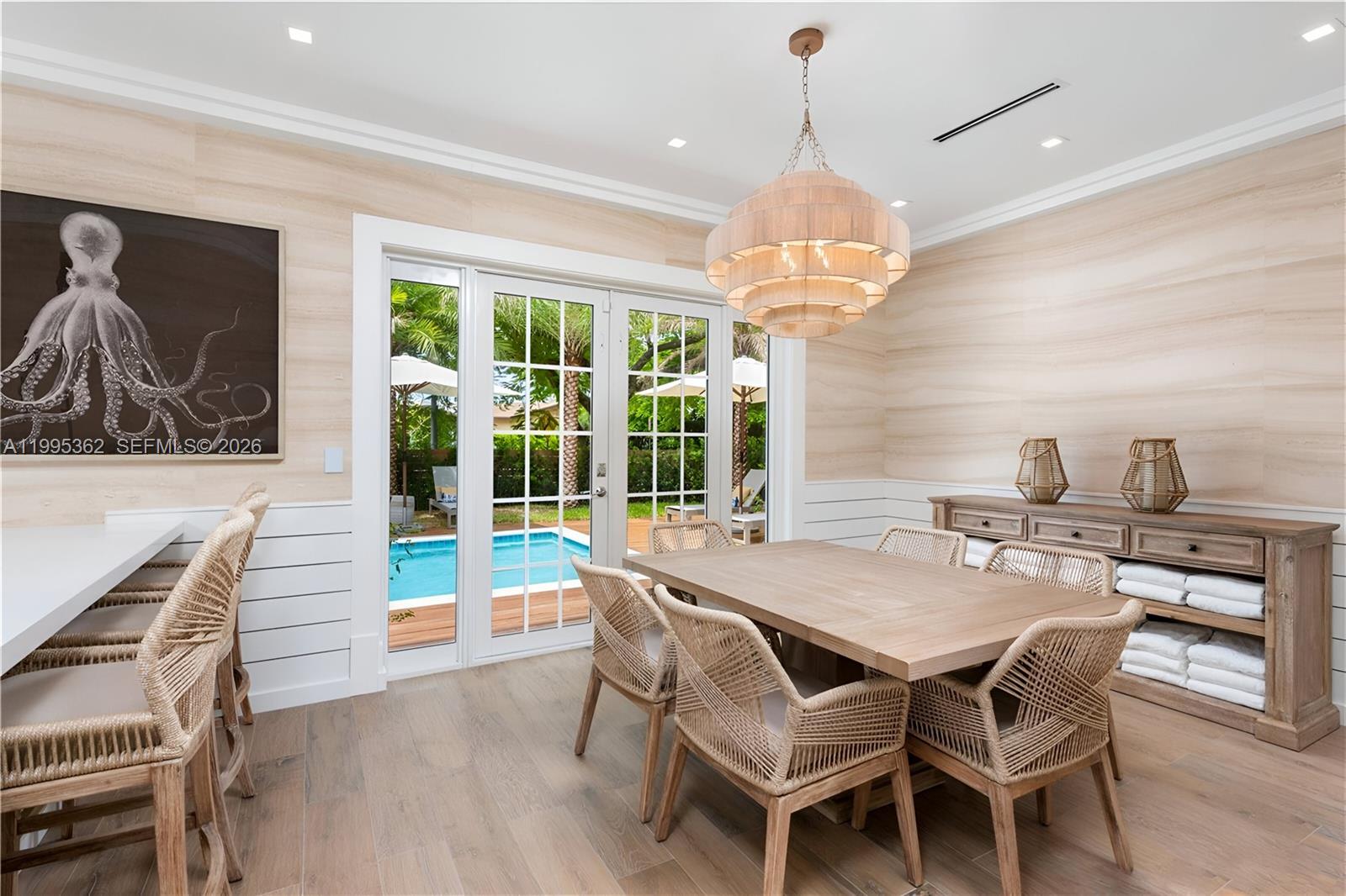 2575 Pine Tree Dr #., Miami Beach FL 33140