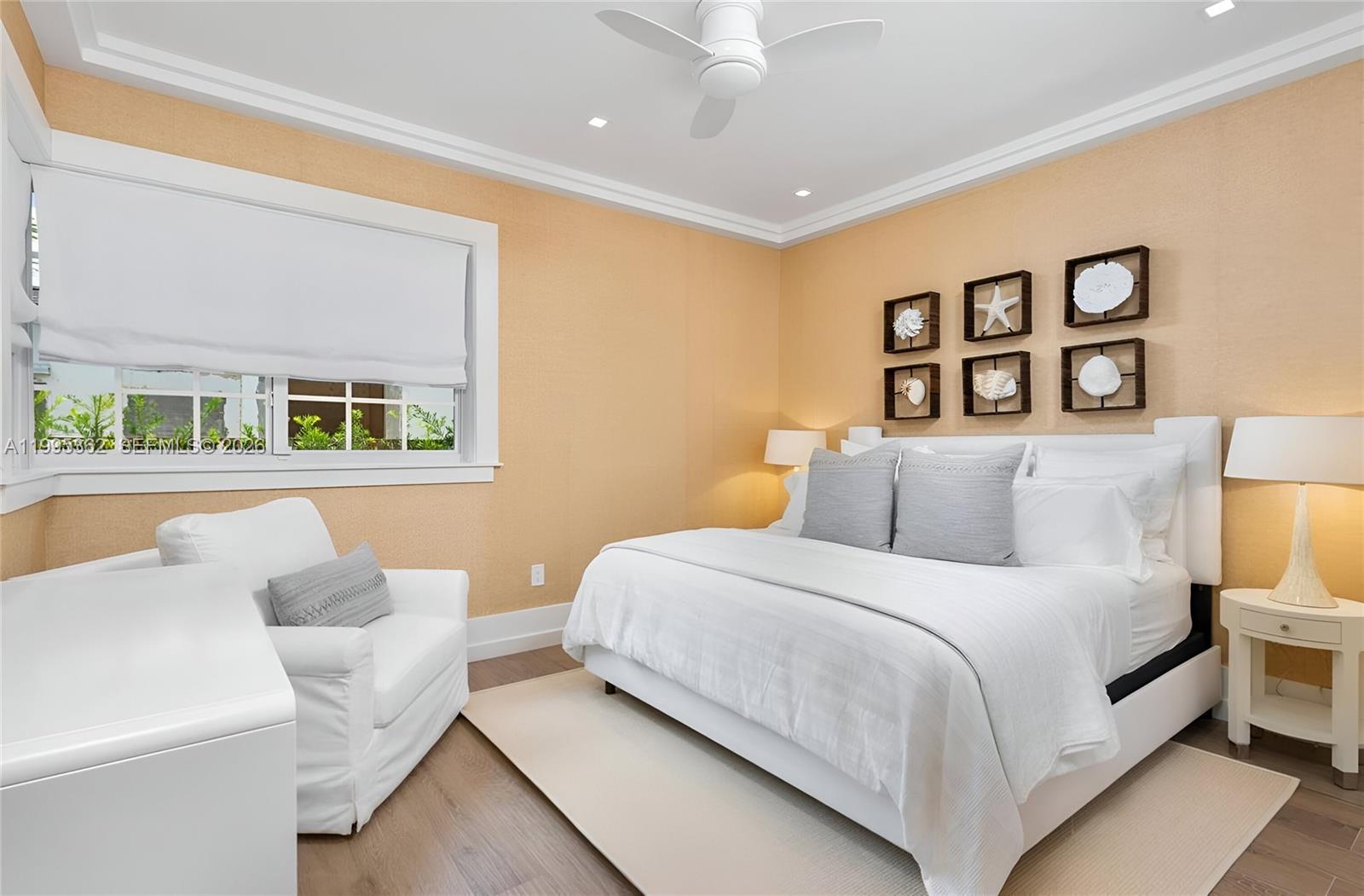 2575 Pine Tree Dr #., Miami Beach FL 33140