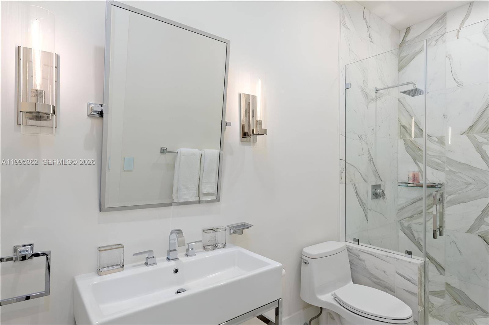 2575 Pine Tree Dr #., Miami Beach FL 33140