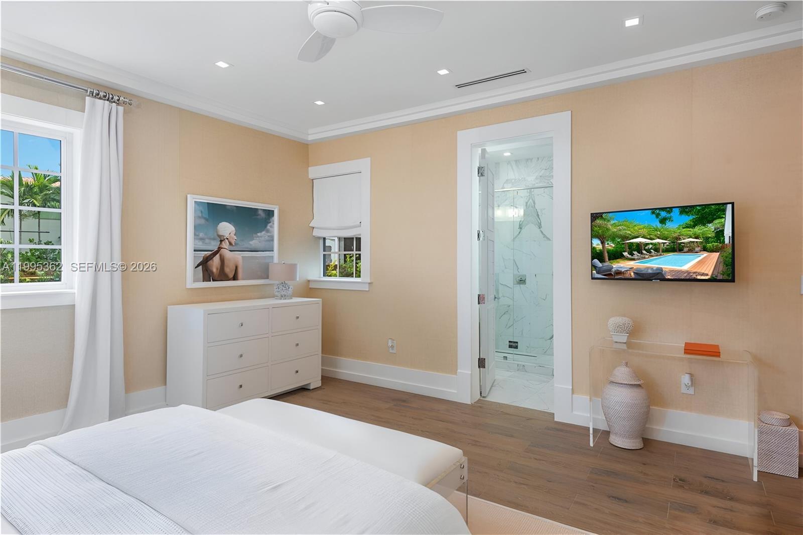 2575 Pine Tree Dr #., Miami Beach FL 33140