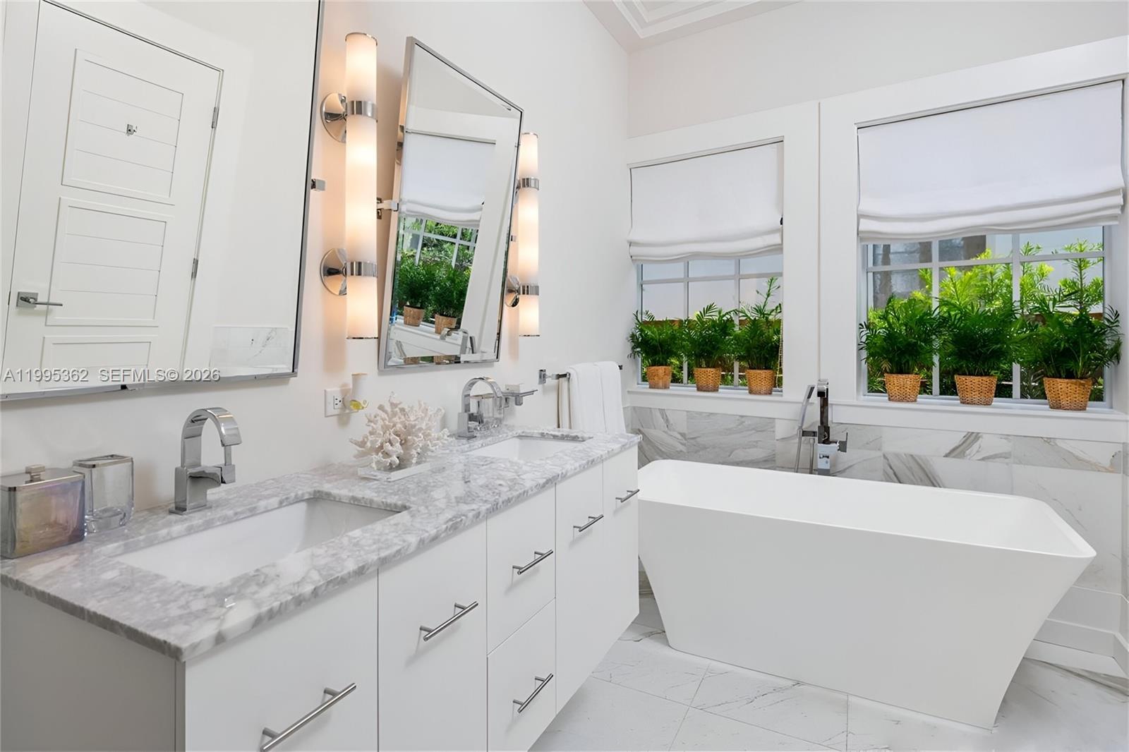 2575 Pine Tree Dr #., Miami Beach FL 33140