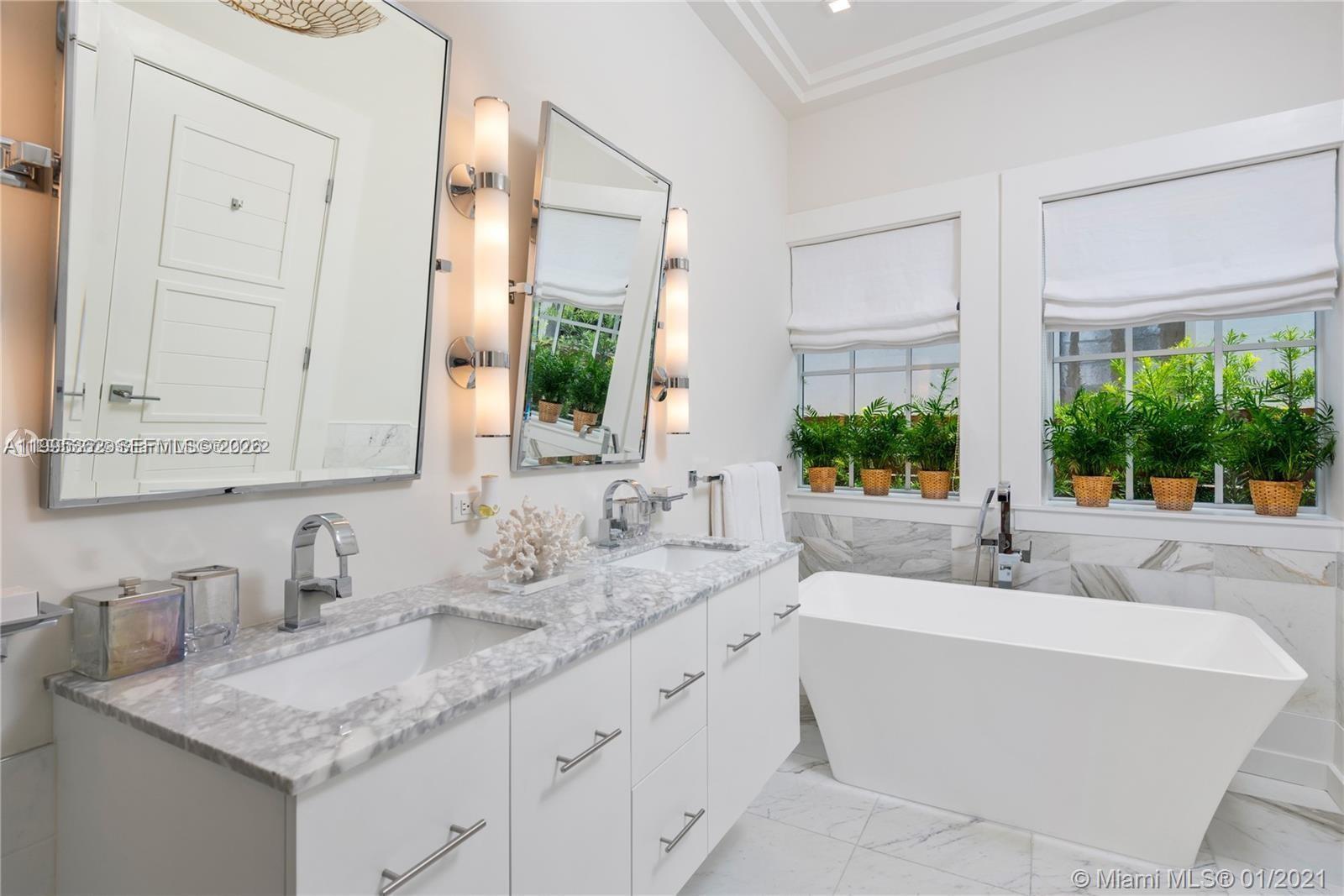 2575 Pine Tree Dr #., Miami Beach FL 33140