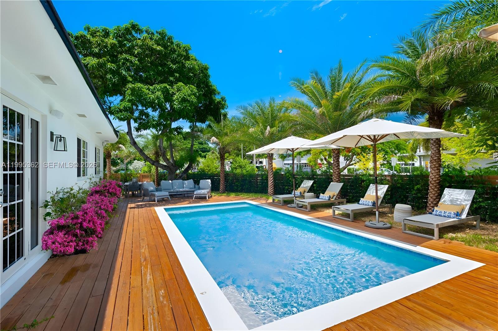 2575 Pine Tree Dr #., Miami Beach FL 33140