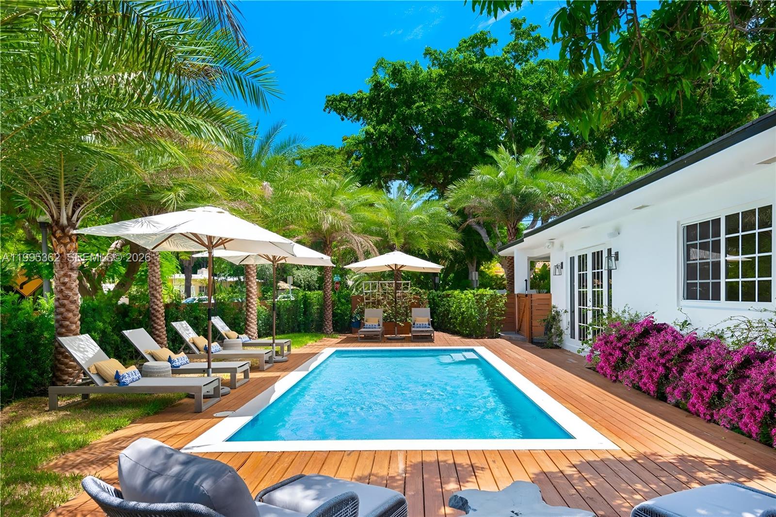 2575 Pine Tree Dr #., Miami Beach FL 33140