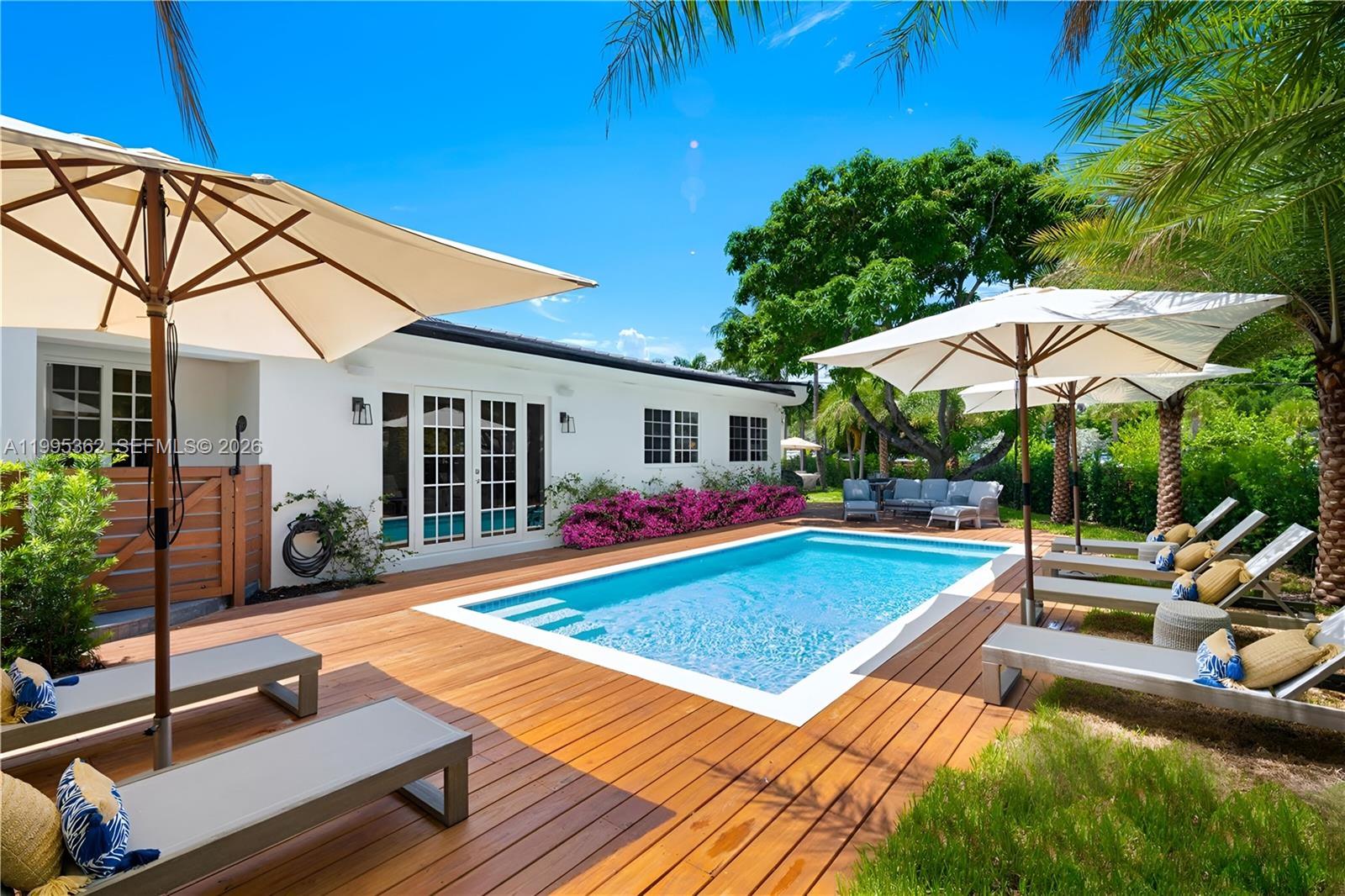 2575 Pine Tree Dr #., Miami Beach FL 33140