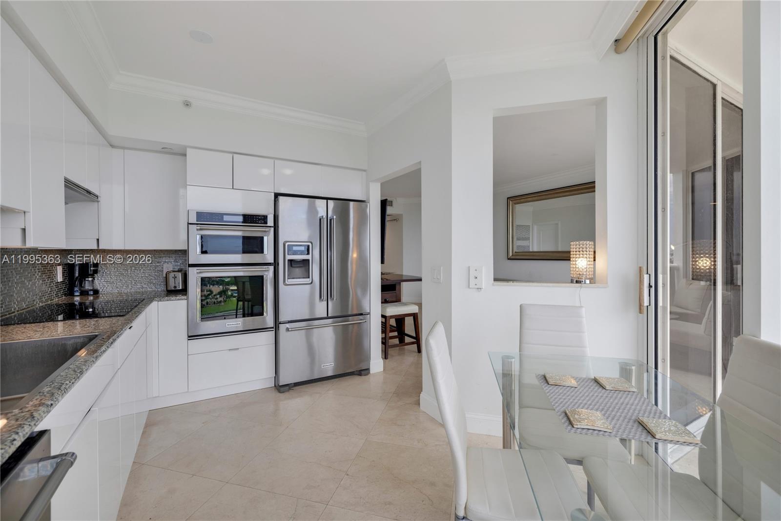 4779 Collins Ave #1706, Miami Beach FL 33140