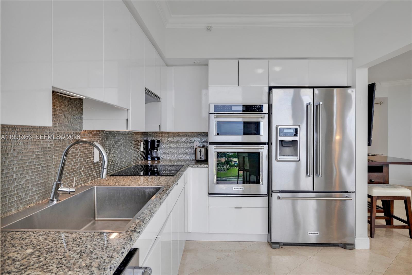 4779 Collins Ave #1706, Miami Beach FL 33140