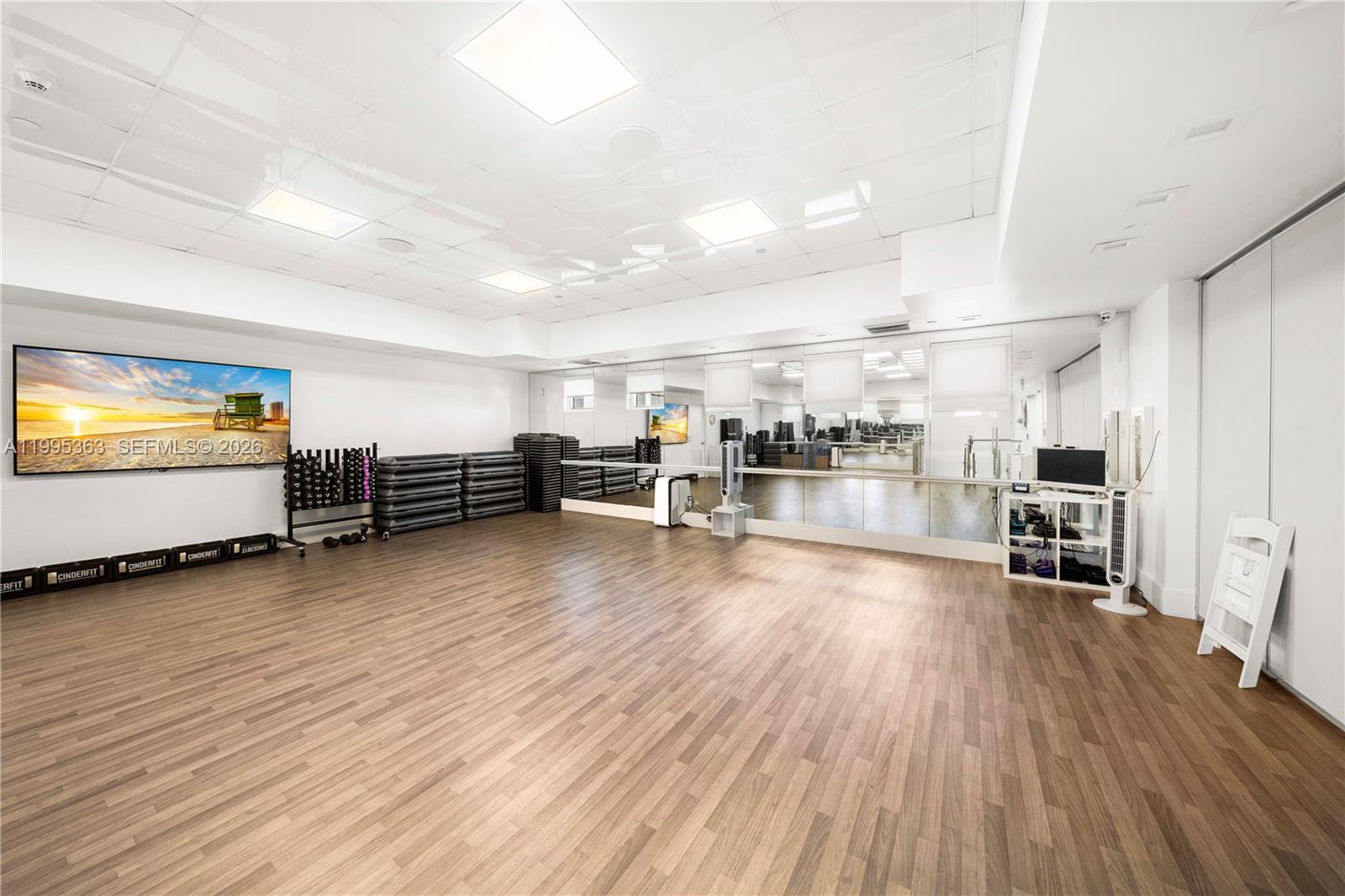 4779 Collins Ave #1706, Miami Beach FL 33140
