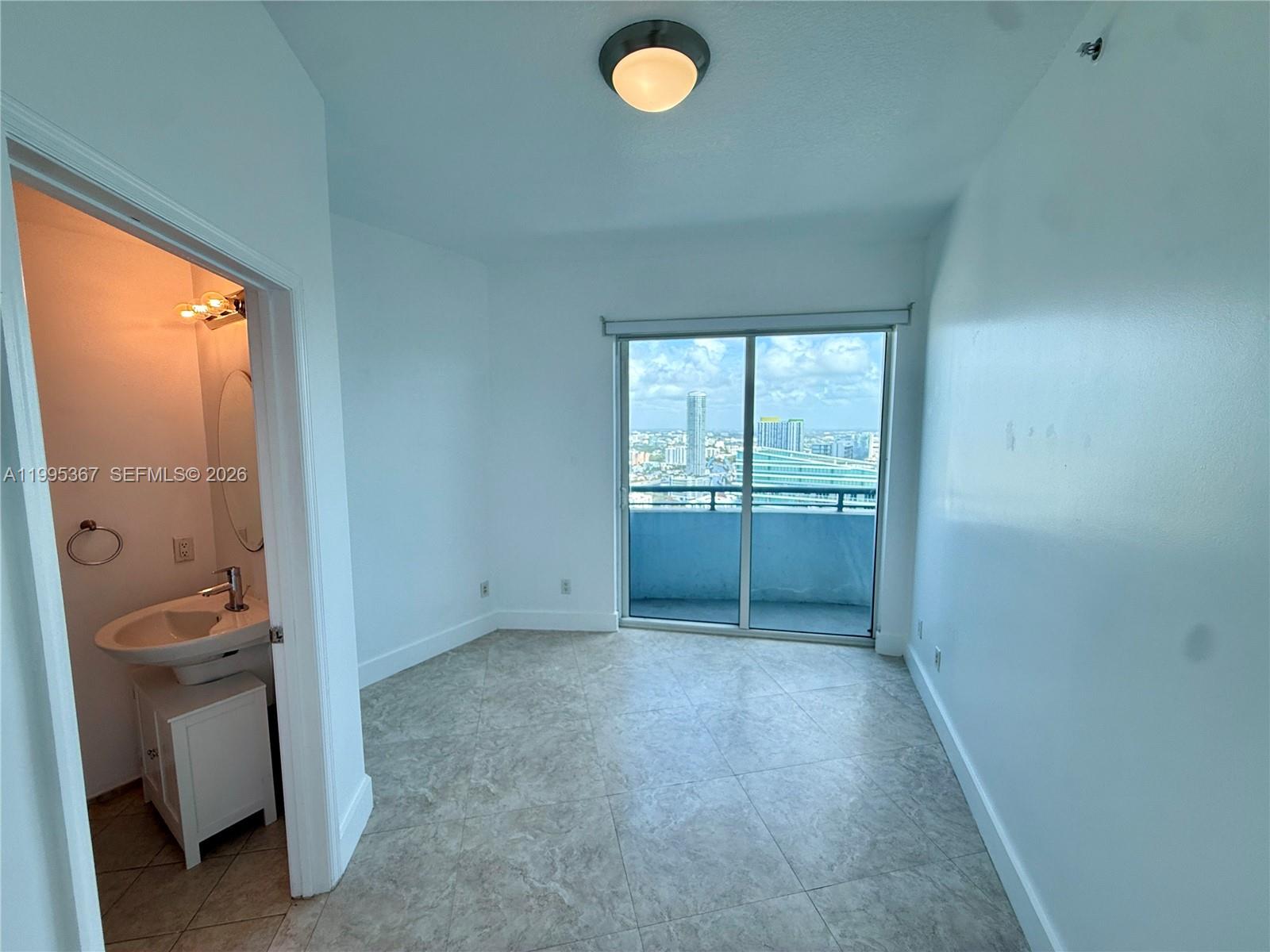 60 SW 13th St #4018, Miami FL 33130
