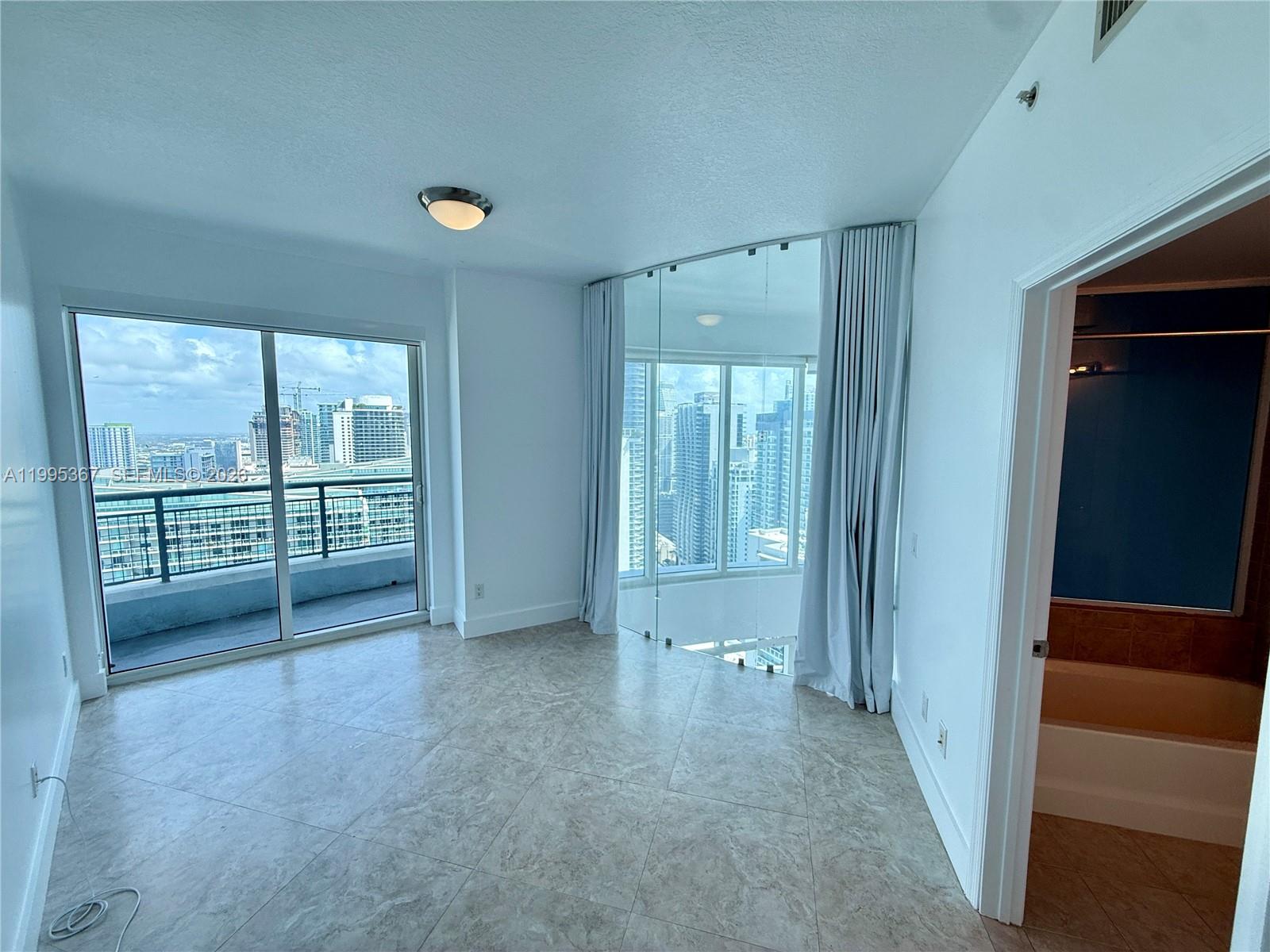 60 SW 13th St #4018, Miami FL 33130