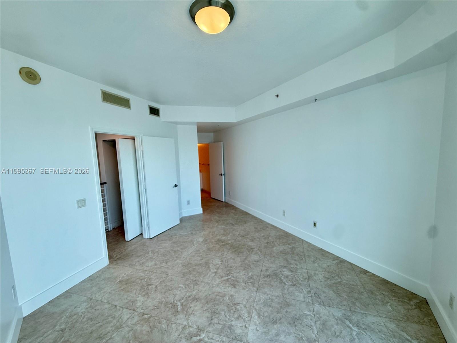 60 SW 13th St #4018, Miami FL 33130