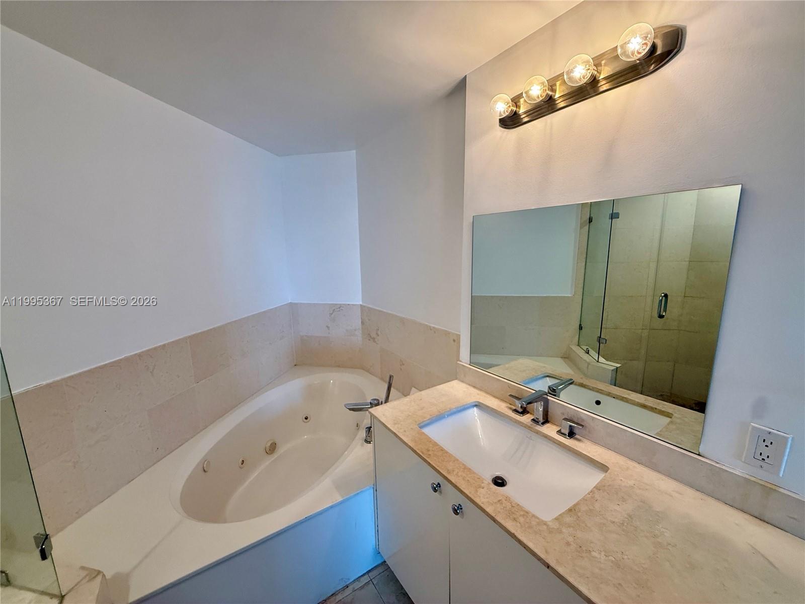 60 SW 13th St #4018, Miami FL 33130