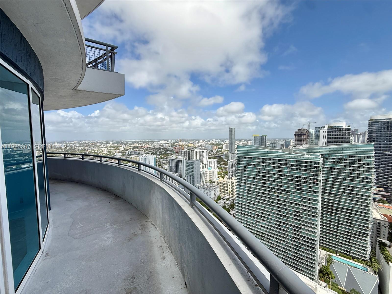 60 SW 13th St #4018, Miami FL 33130