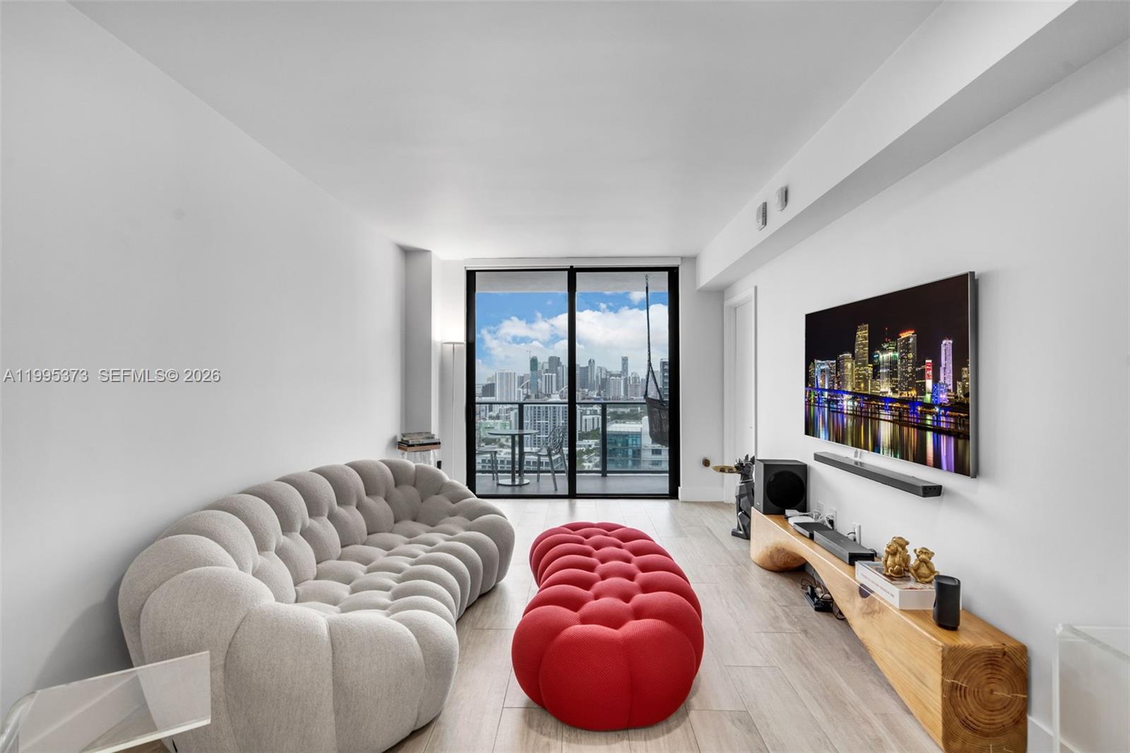 121 NE 34th St #3003, Miami FL 33137
