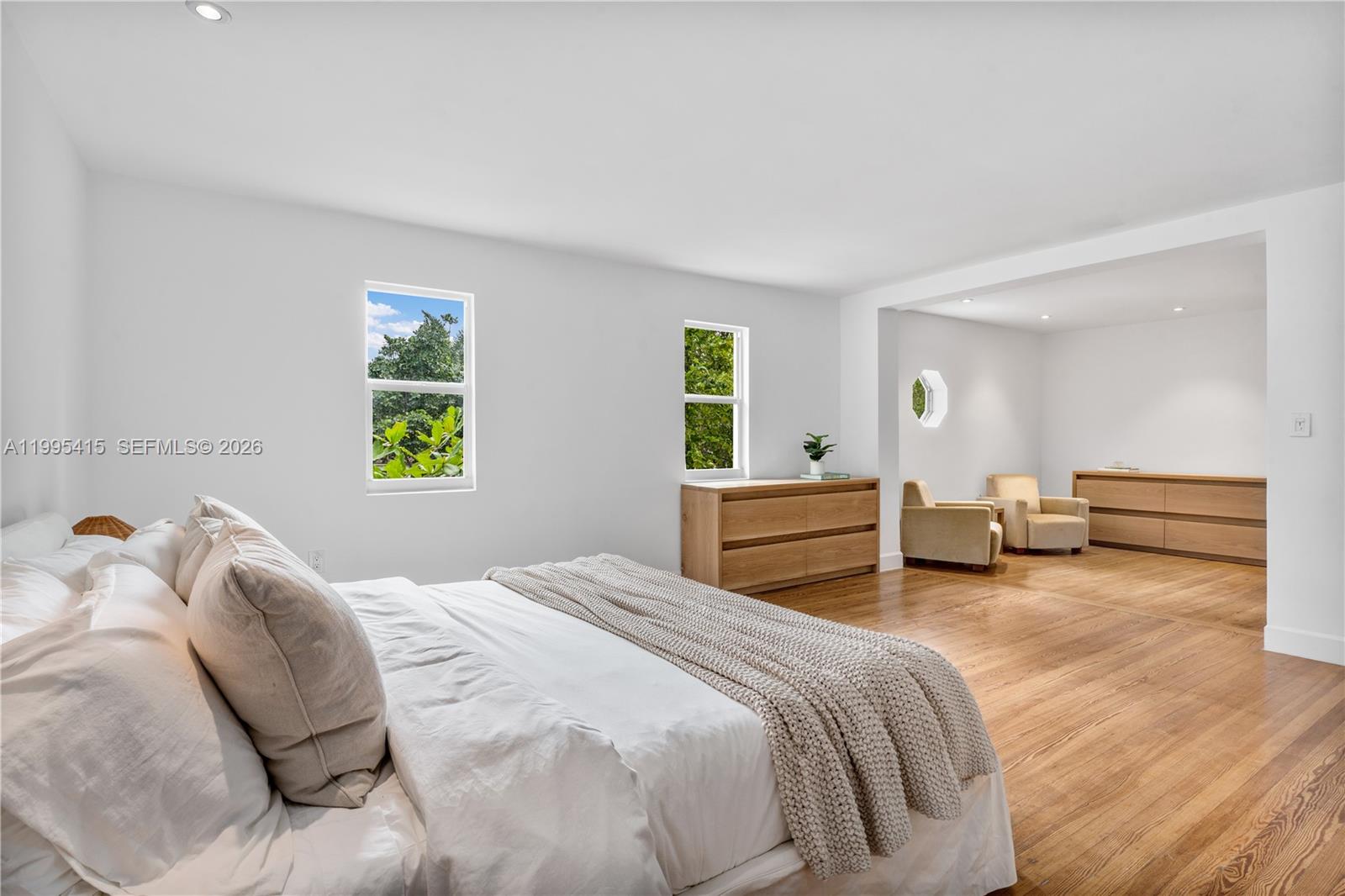 5812 Alton Rd, Miami Beach FL 33140