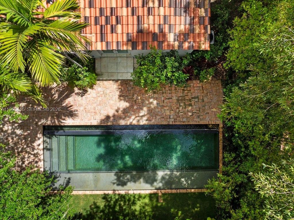5812 Alton Rd, Miami Beach FL 33140