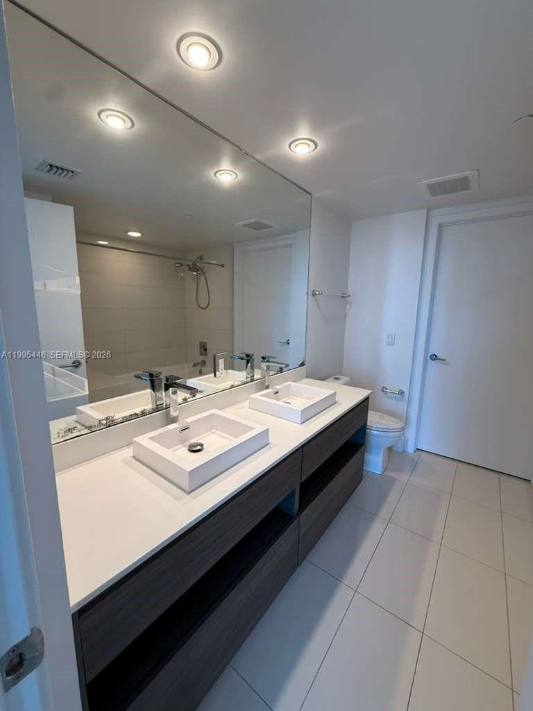 1100 S Miami Ave #2302, Miami FL 33130