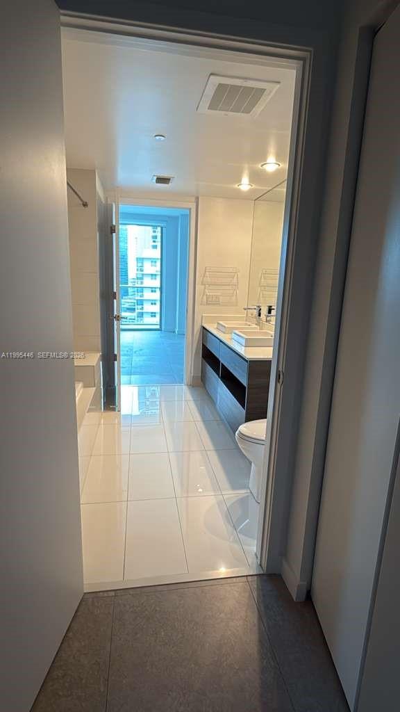 1100 S Miami Ave #2302, Miami FL 33130