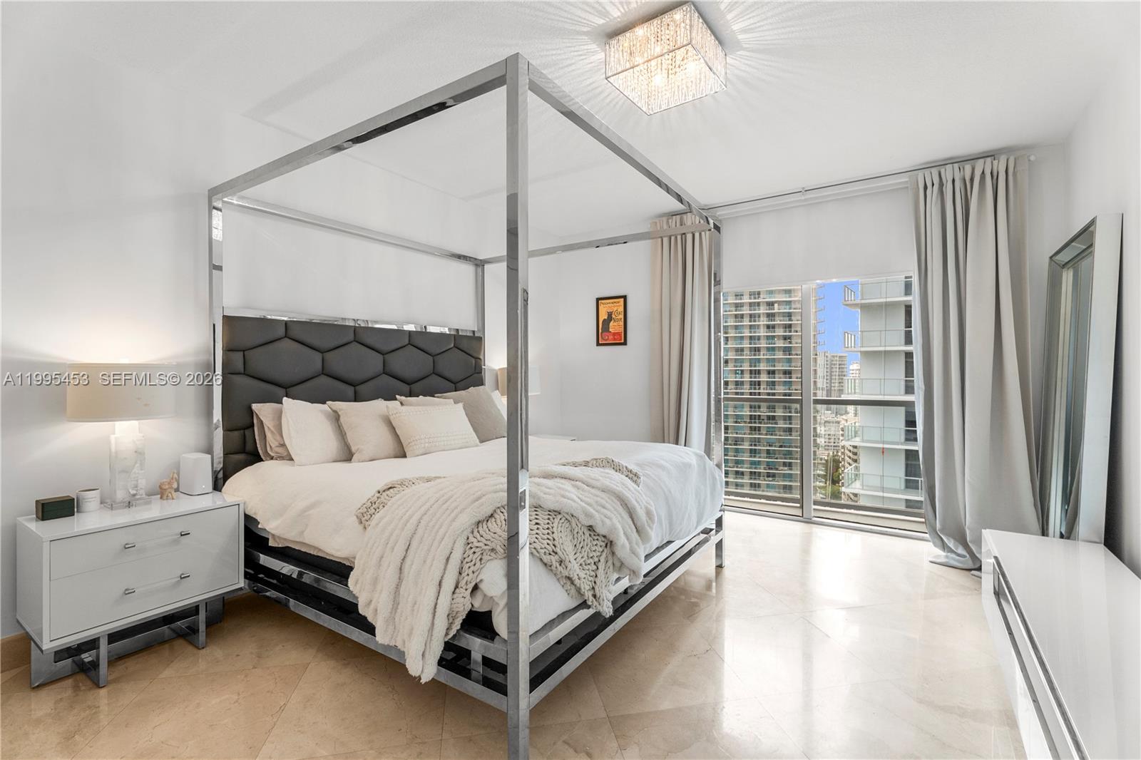1060 Brickell Ave #2117, Miami FL 33131