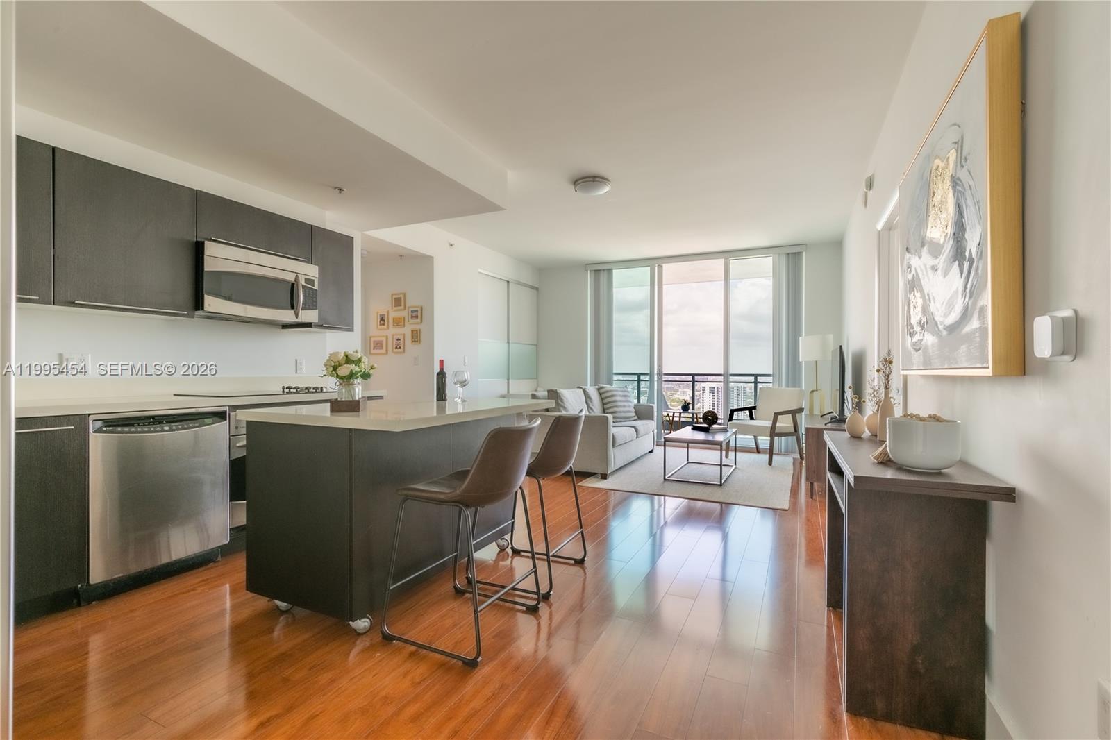 90 SW 3rd St #3806, Miami FL 33130