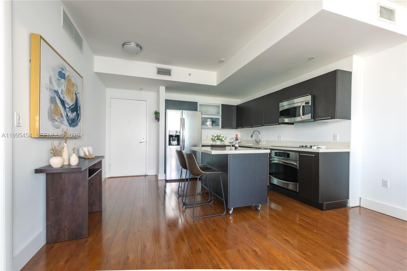 90 SW 3rd St #3806, Miami FL 33130