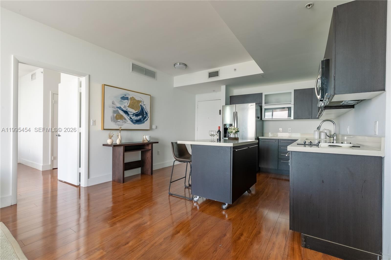 90 SW 3rd St #3806, Miami FL 33130