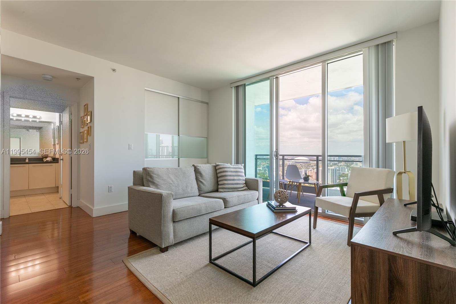 90 SW 3rd St #3806, Miami FL 33130