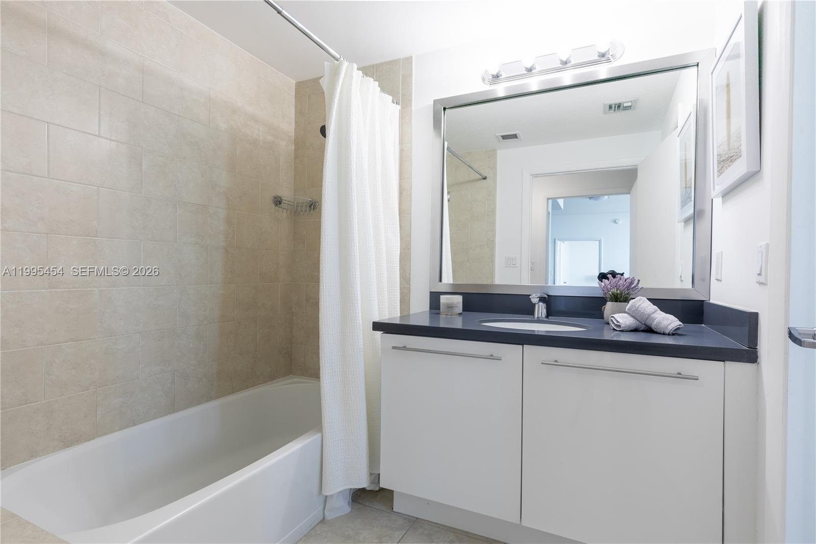 90 SW 3rd St #3806, Miami FL 33130