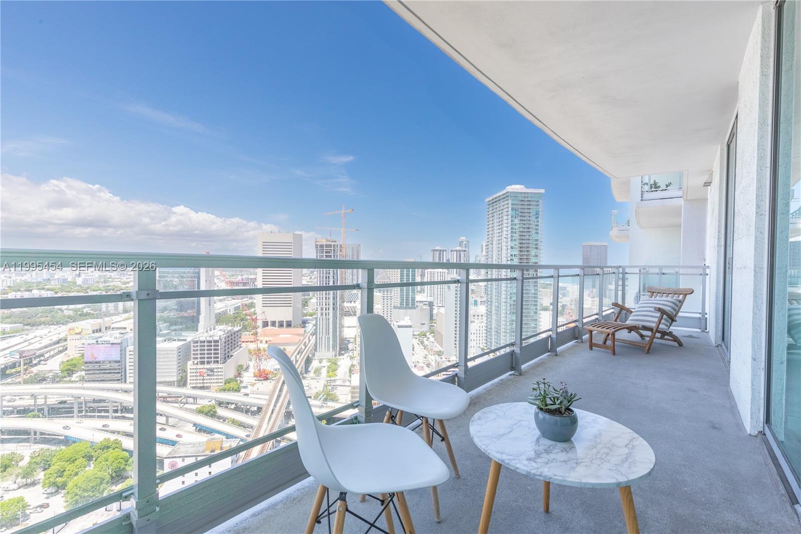 90 SW 3rd St #3806, Miami FL 33130