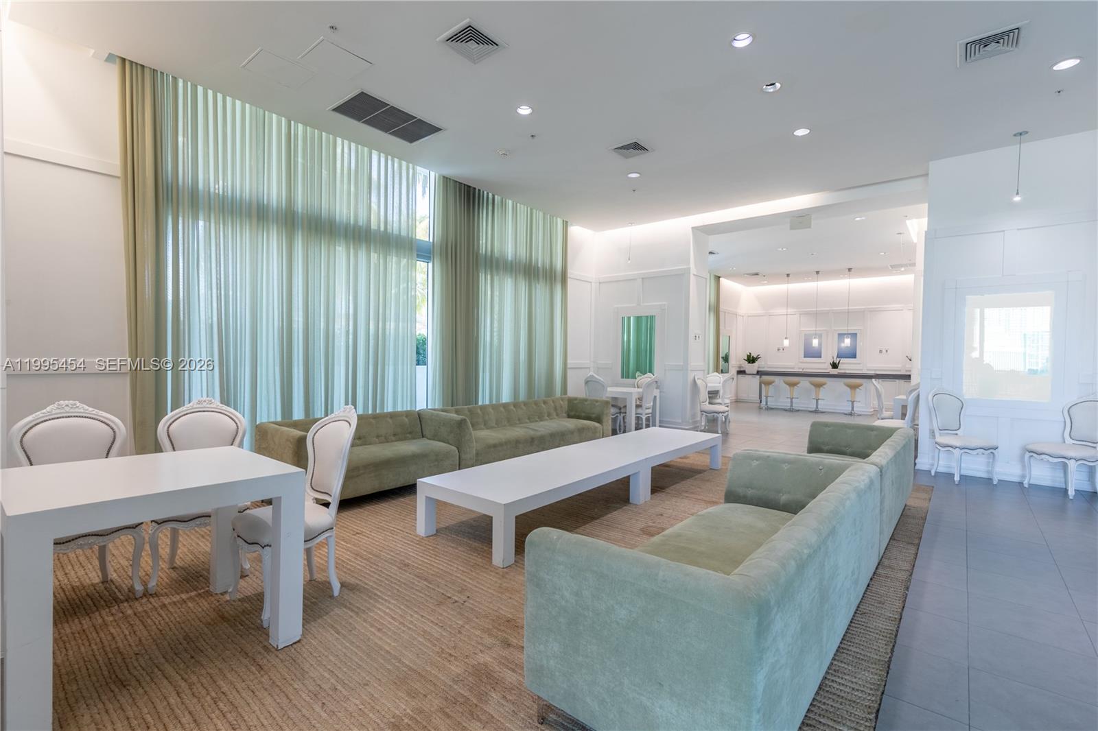 90 SW 3rd St #3806, Miami FL 33130