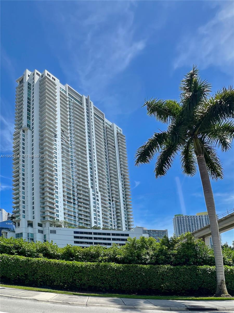 90 SW 3rd St #3806, Miami FL 33130