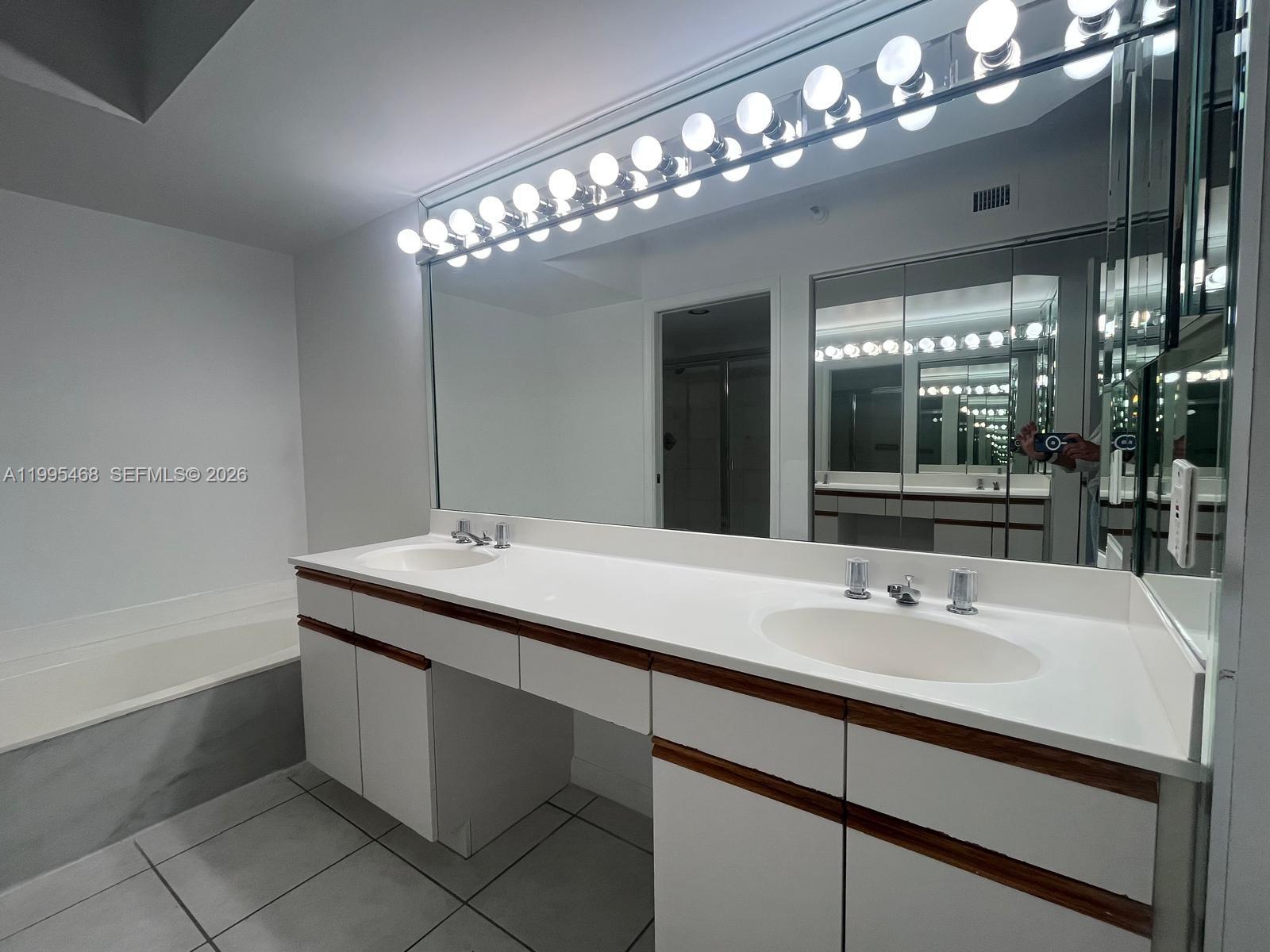 3530 Mystic Pointe Dr #1711, Aventura FL 33180
