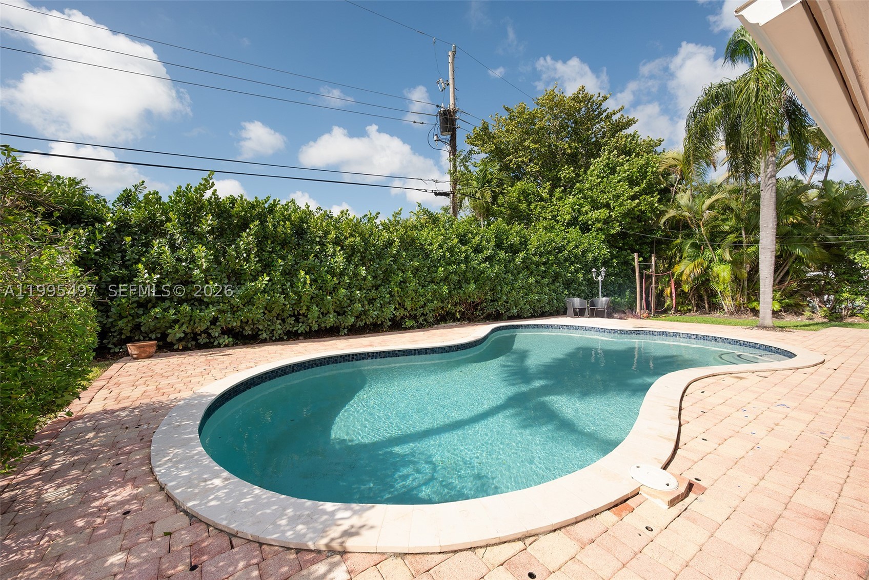 9370 SW 82nd St, Miami FL 33173