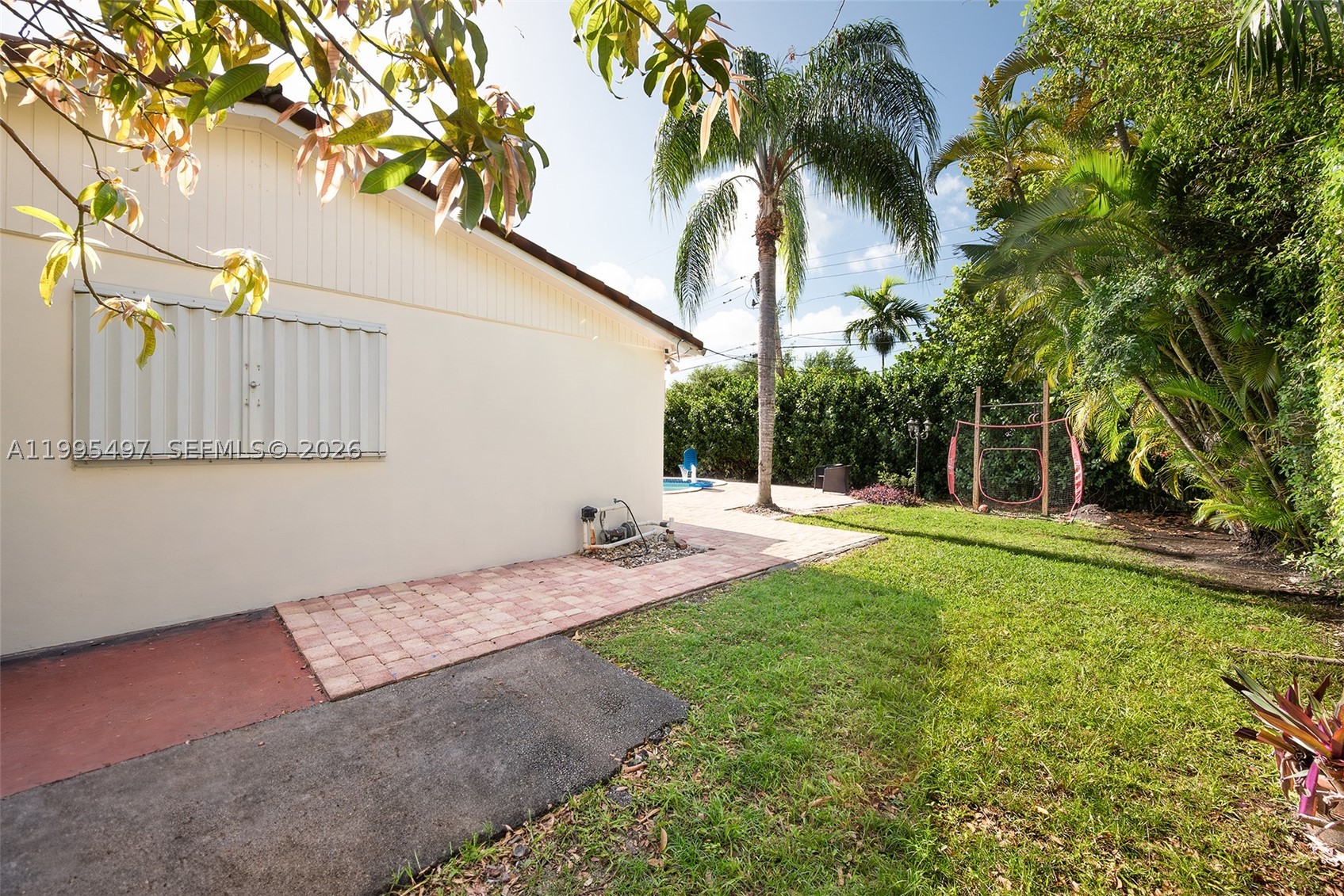 9370 SW 82nd St, Miami FL 33173
