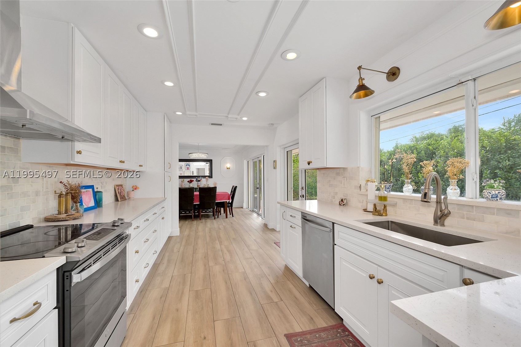 9370 SW 82nd St, Miami FL 33173
