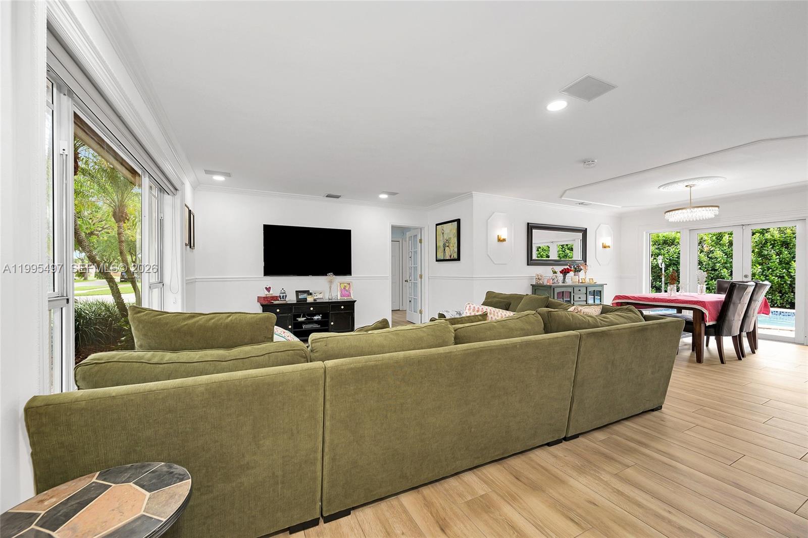 9370 SW 82nd St, Miami FL 33173
