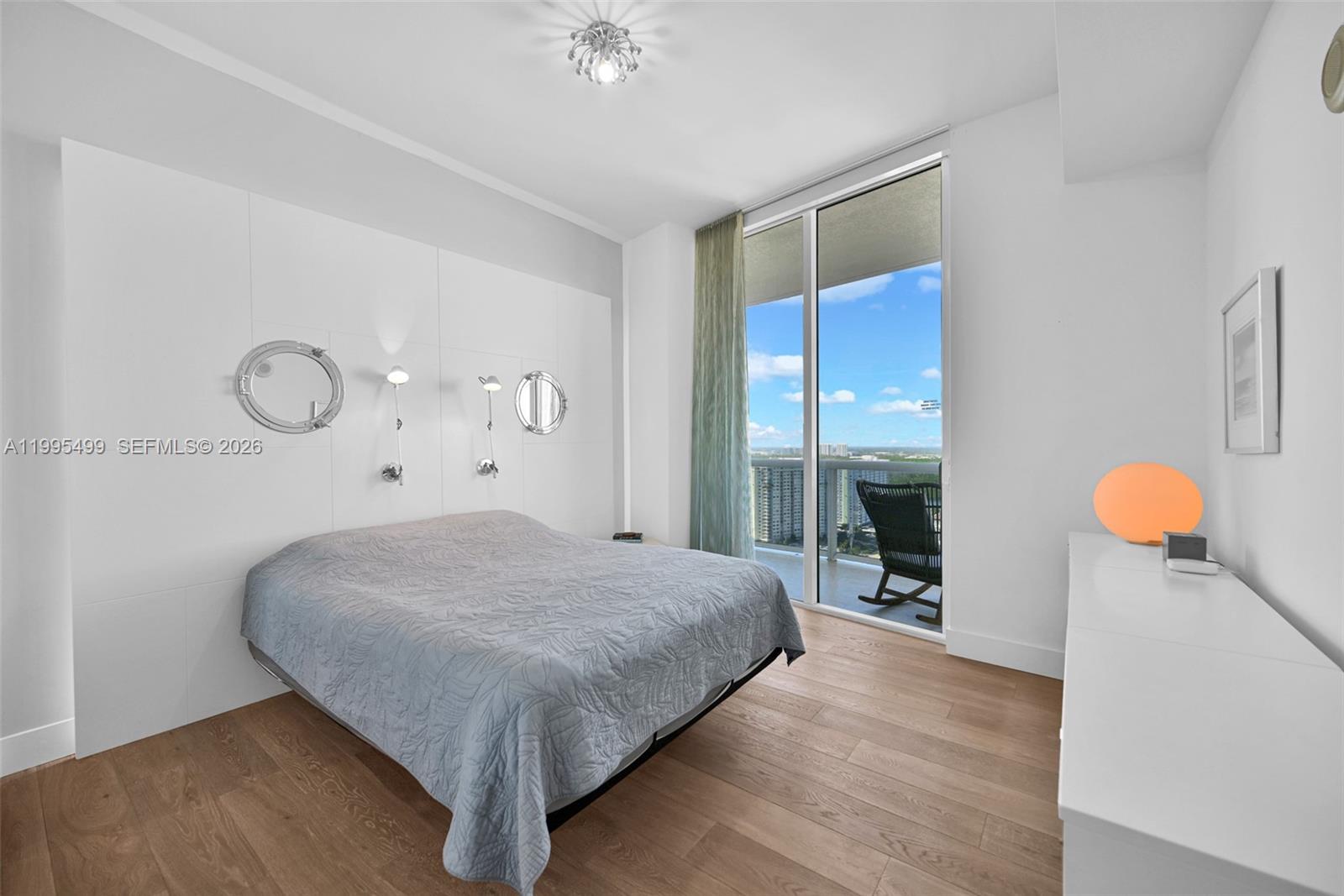 15901 Collins Ave #2405, Sunny Isles Beach FL 33160