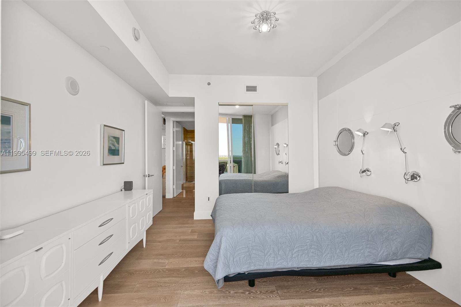 15901 Collins Ave #2405, Sunny Isles Beach FL 33160