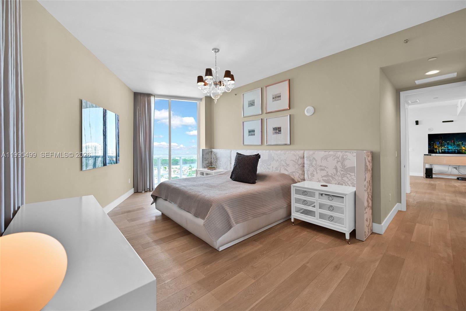 15901 Collins Ave #2405, Sunny Isles Beach FL 33160