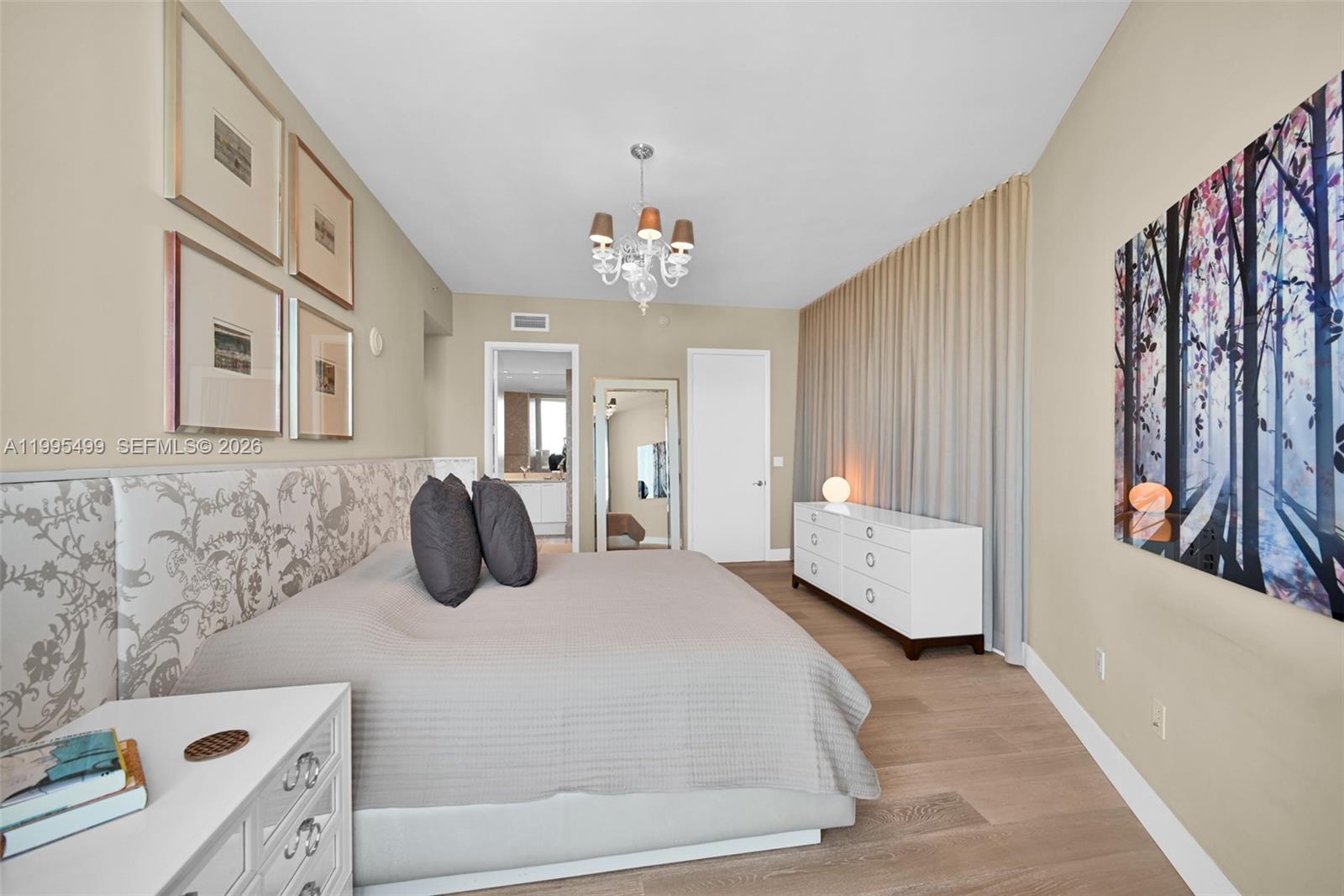 15901 Collins Ave #2405, Sunny Isles Beach FL 33160