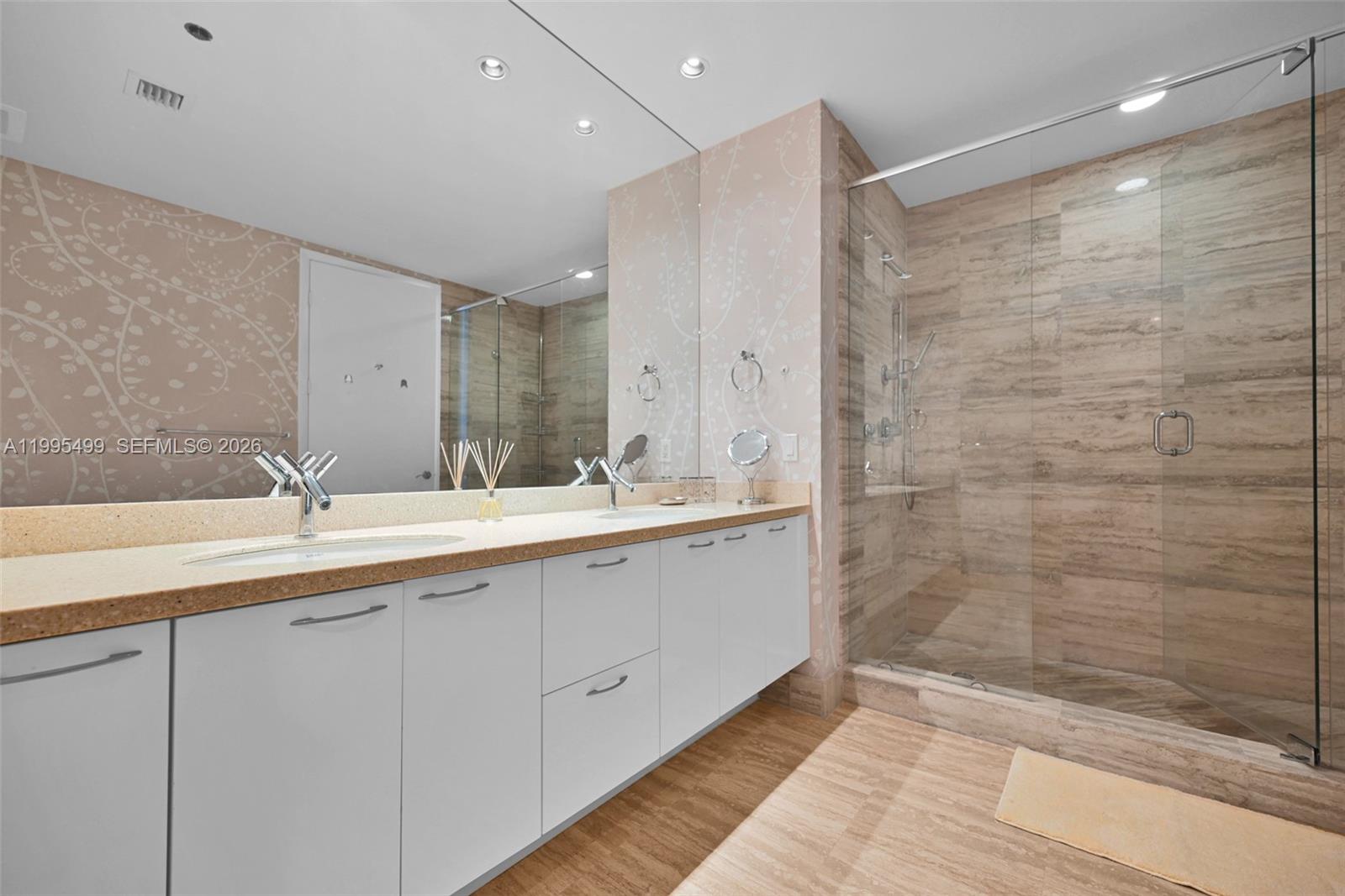 15901 Collins Ave #2405, Sunny Isles Beach FL 33160
