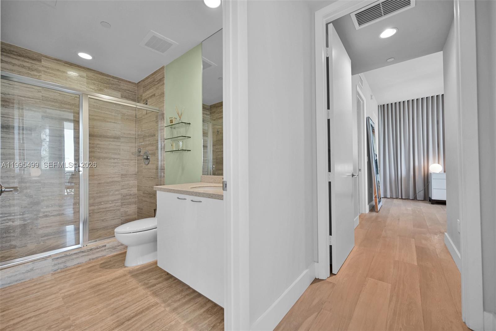 15901 Collins Ave #2405, Sunny Isles Beach FL 33160