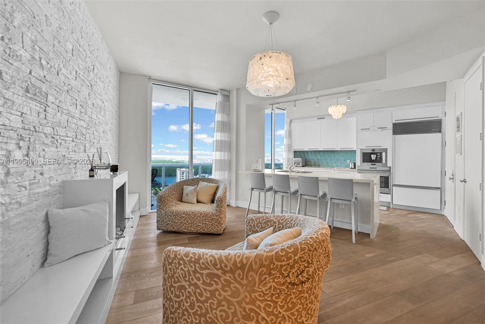 15901 Collins Ave #2405, Sunny Isles Beach FL 33160