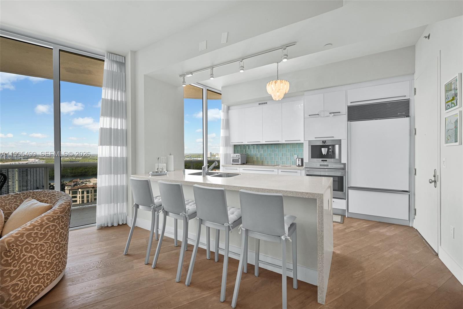 15901 Collins Ave #2405, Sunny Isles Beach FL 33160