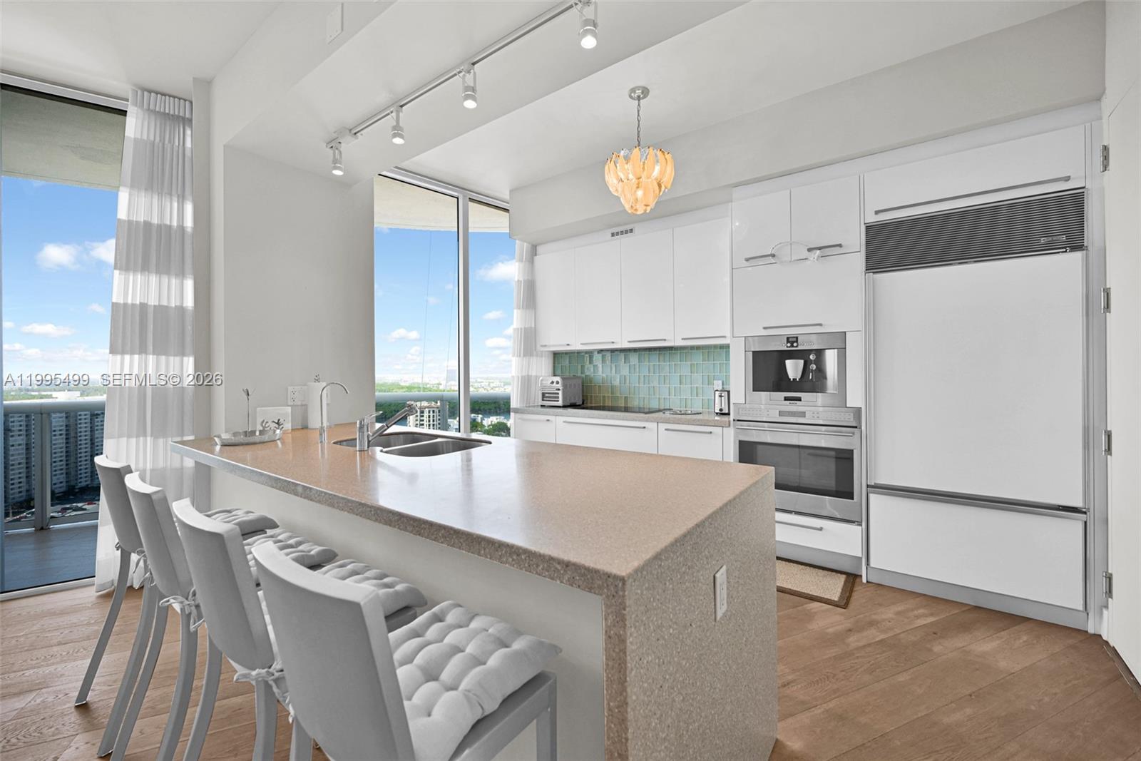 15901 Collins Ave #2405, Sunny Isles Beach FL 33160