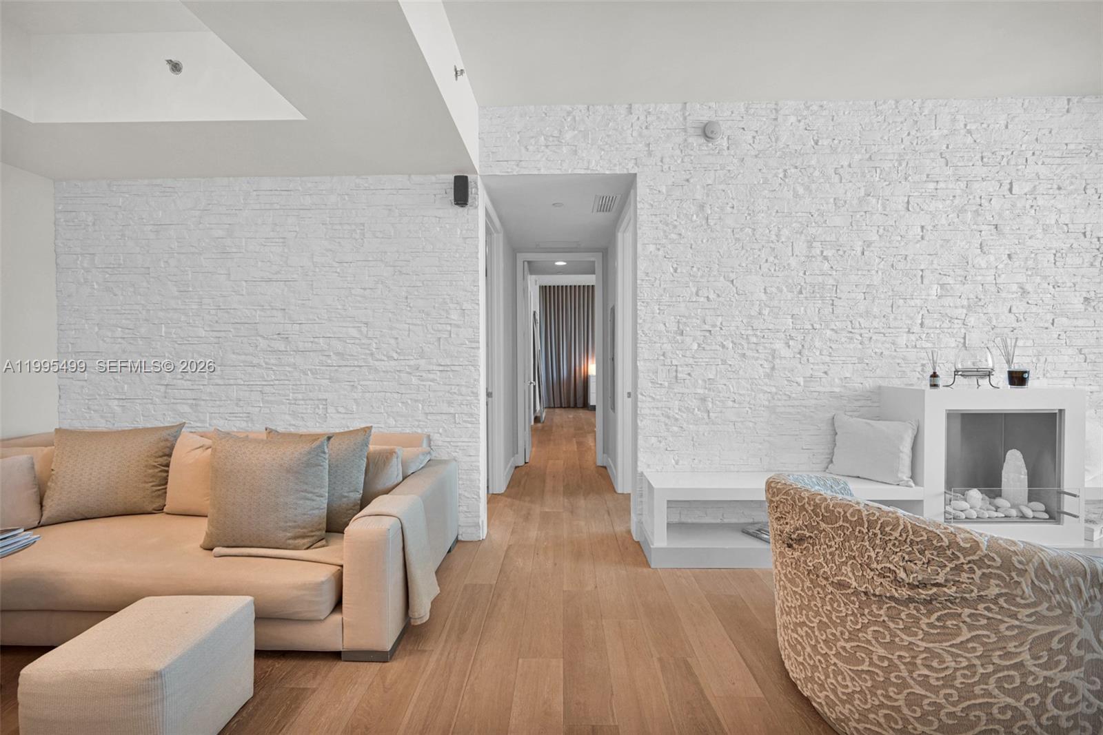 15901 Collins Ave #2405, Sunny Isles Beach FL 33160