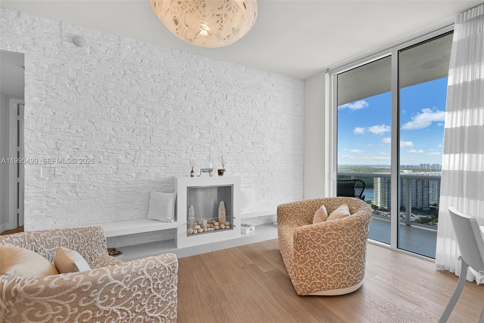 15901 Collins Ave #2405, Sunny Isles Beach FL 33160