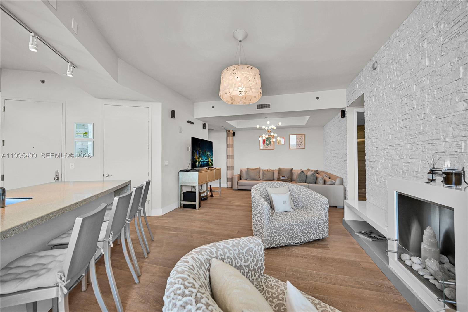 15901 Collins Ave #2405, Sunny Isles Beach FL 33160