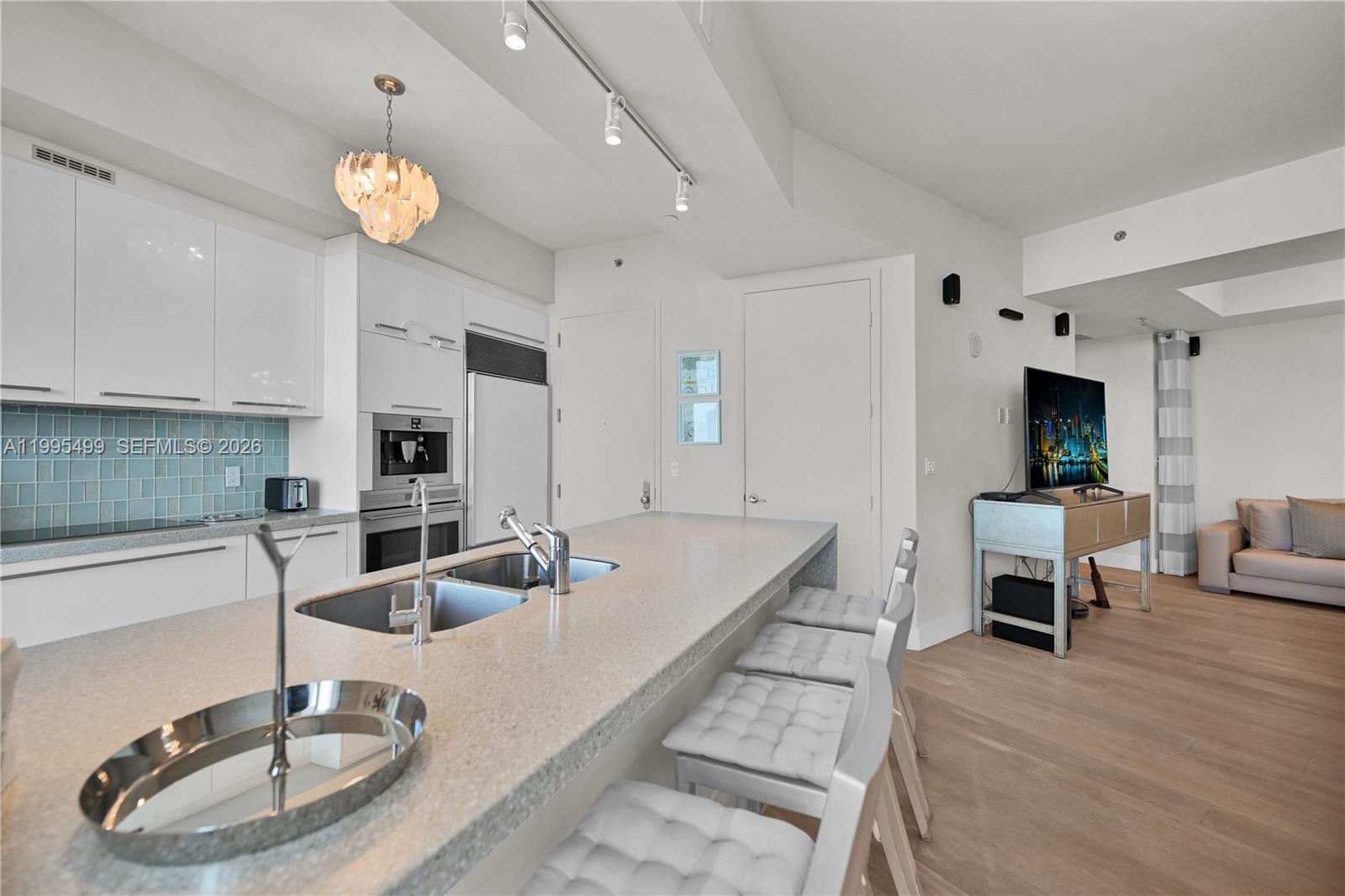 15901 Collins Ave #2405, Sunny Isles Beach FL 33160