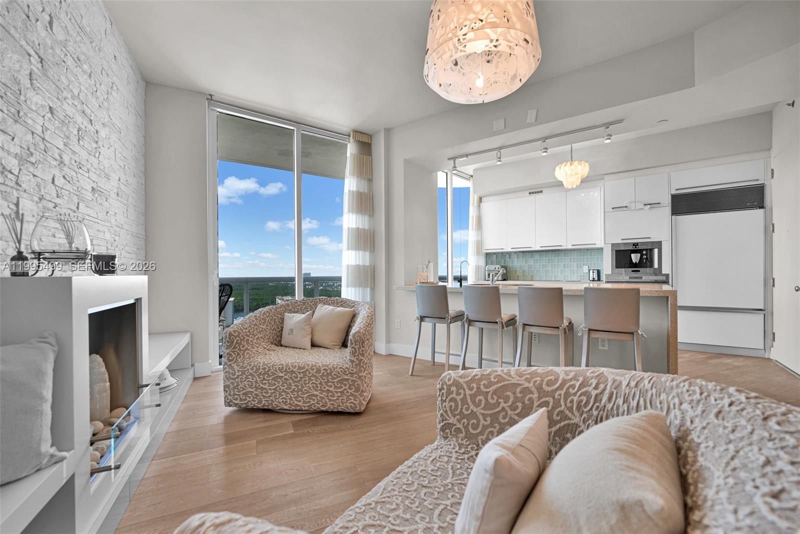 15901 Collins Ave #2405, Sunny Isles Beach FL 33160